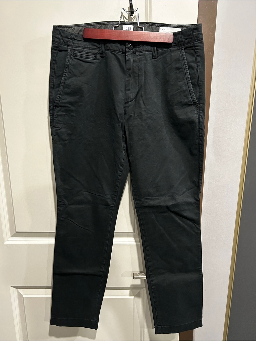 GAP Men's Chinos in Worn Black